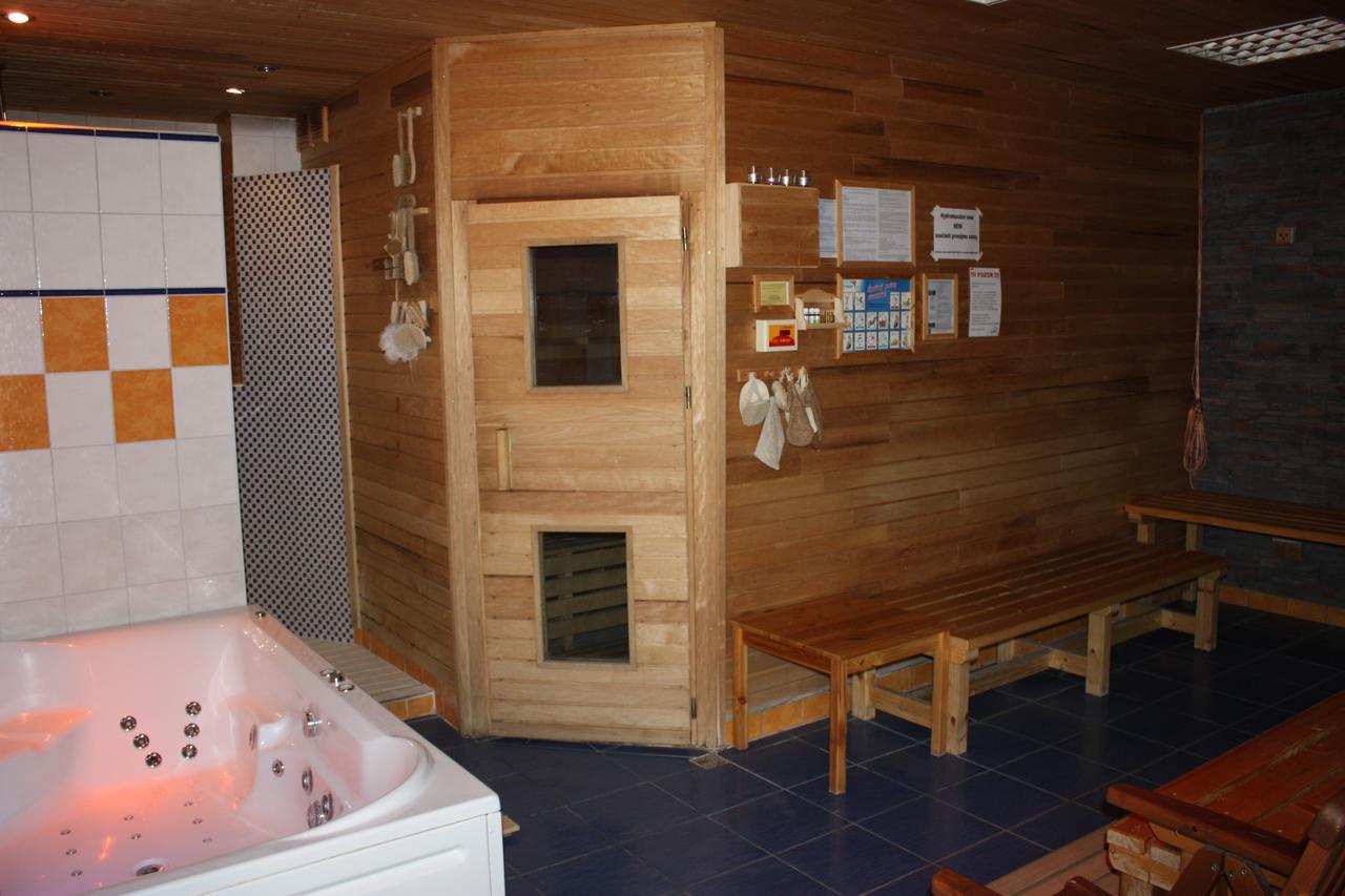 Sporthotel Bk Pod Lipou Roudnice nad Labem Exterior photo